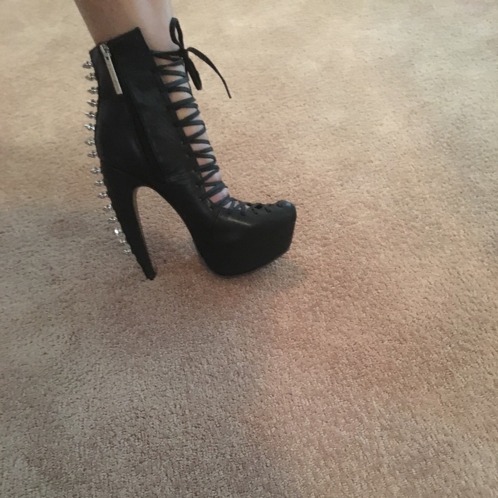 Black Sexy Platform Lace Up Heels!!!!